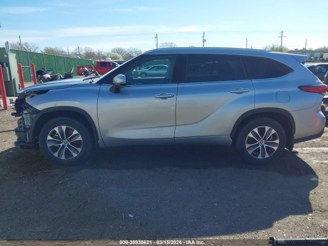 Toyota Highlander Xle 2022 5TDHZRBH3NS597763 Image 15