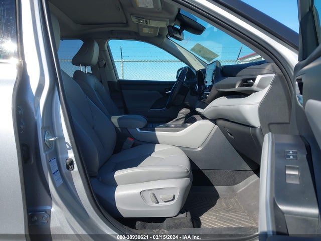 Toyota Highlander Xle 2022 5TDHZRBH3NS597763 Image 5