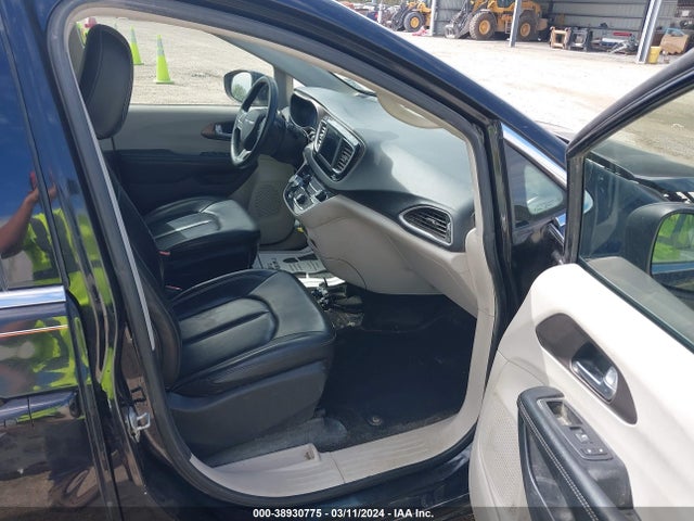 2C4RC1DG2LR163531 Chrysler Voyager Lxi