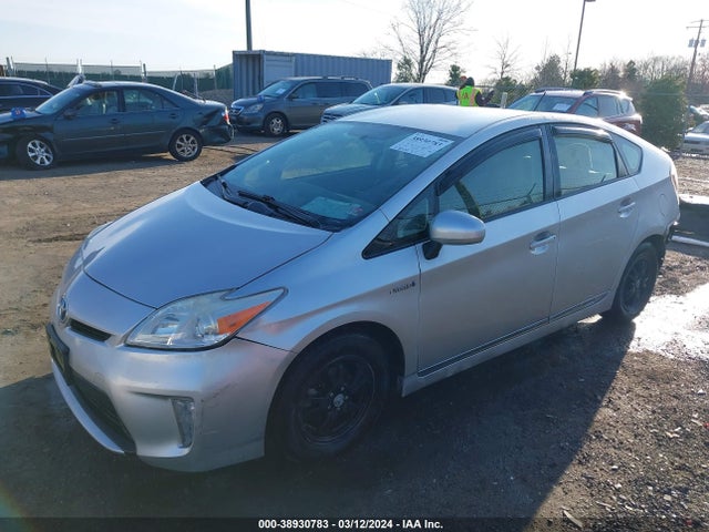 Toyota Prius Two 2014 JTDKN3DU8E0368975 Image 2
