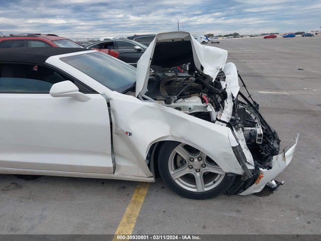 Chevrolet Camaro 1lt 2018 1G1FB3DX9J0134173 Image 17