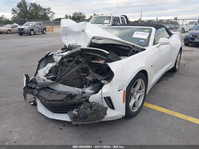 Chevrolet Camaro 1lt 2018 1G1FB3DX9J0134173 Image 2