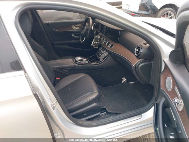 WDDZF4KB5HA082587 Mercedes-Benz E 300 4matic