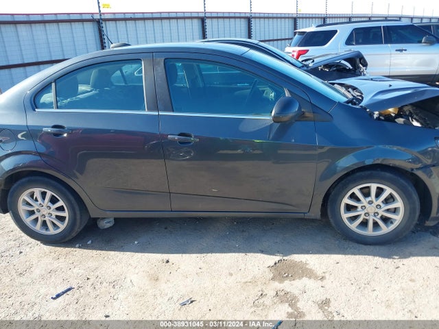 Chevrolet Sonic Lt Auto 2018 1G1JD5SH5J4123840 Image 13