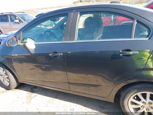 Chevrolet Sonic Lt Auto 2018 1G1JD5SH5J4123840 Image 14