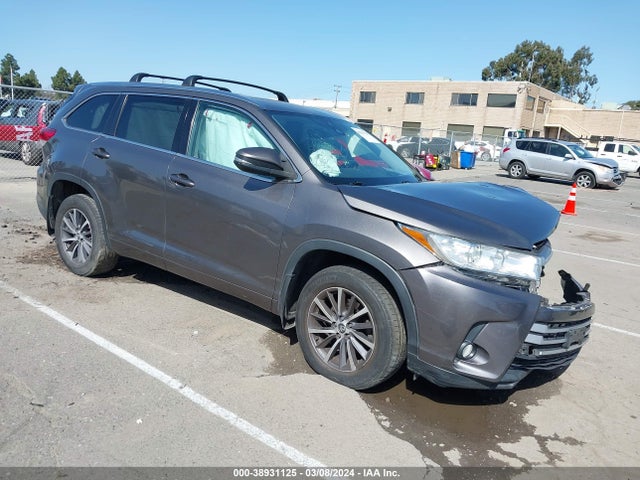 2018 5TDJZRFH8JS545941 main image