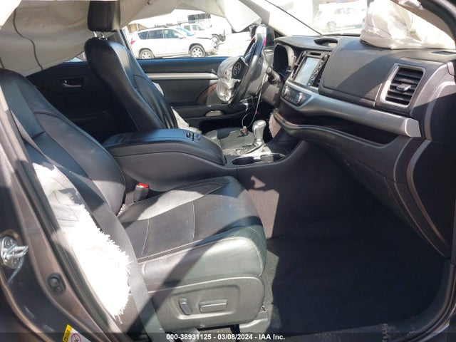 Toyota Highlander Xle 2018 5TDJZRFH8JS545941 Image 5
