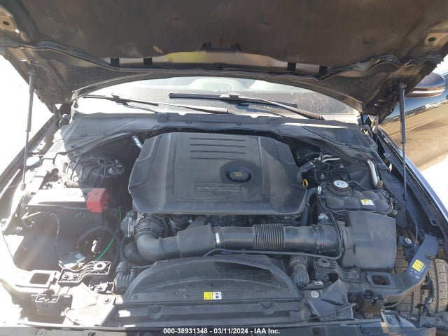 2017 JAGUAR XE SAJAE4BN6HA952613 Photo 9