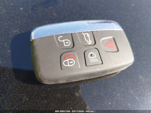 2017 JAGUAR XE SAJAE4BN6HA952613 Photo 10