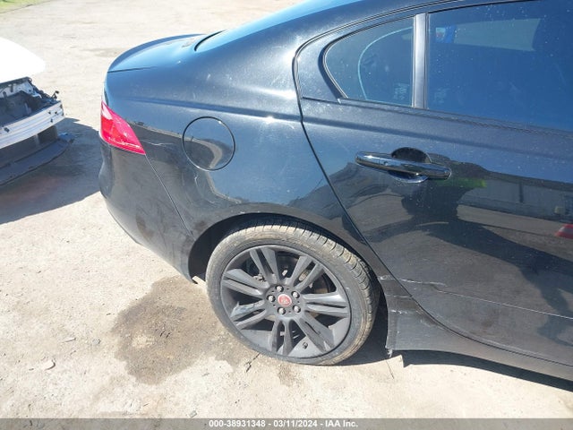 SAJAE4BN6HA952613 Jaguar Xe 20d Prestige