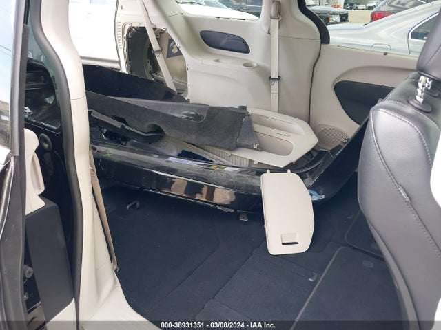 Chrysler Pacifica Touring L 2022 2C4RC1BG1NR205855 Image 8