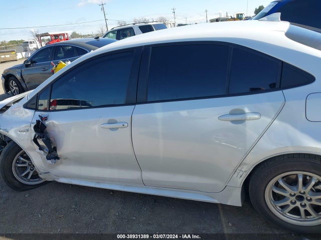 Toyota Corolla Hybrid Le 2022 JTDEAMDE8N3000687 Image 14