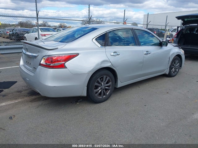 Nissan Altima 2.5 S 2015 1N4AL3AP7FC594169 Image 4