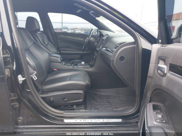 2C3CCABG0KH548457 Chrysler 300 300s