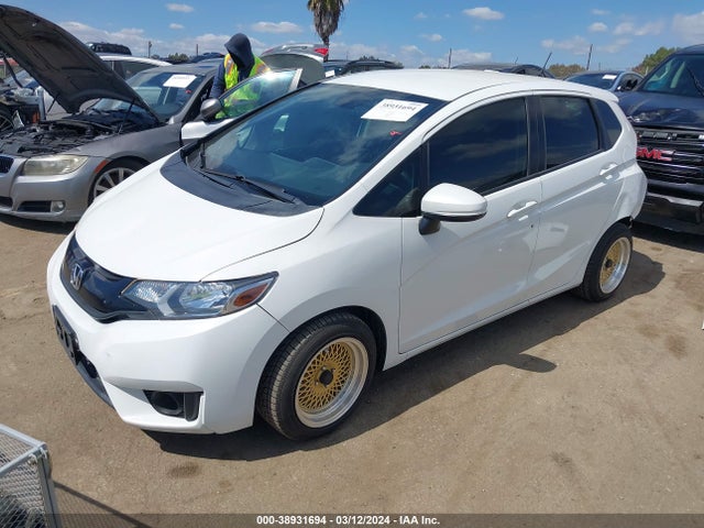 Honda FIT LX 2015 3HGGK5H50FM784533 Image 2