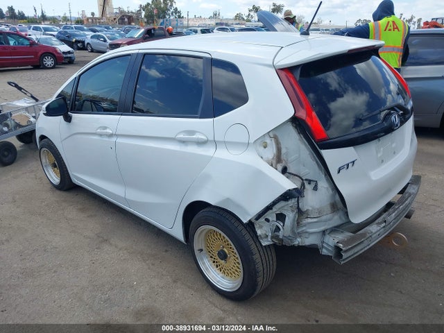 Honda FIT LX 2015 3HGGK5H50FM784533 Image 3