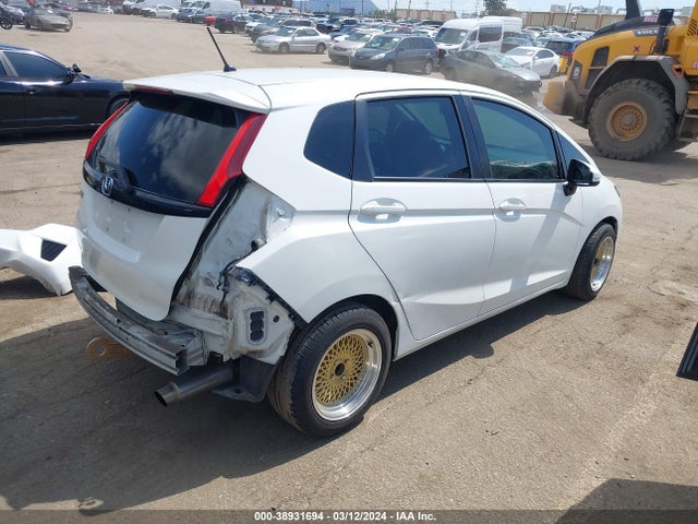 Honda FIT LX 2015 3HGGK5H50FM784533 Image 4