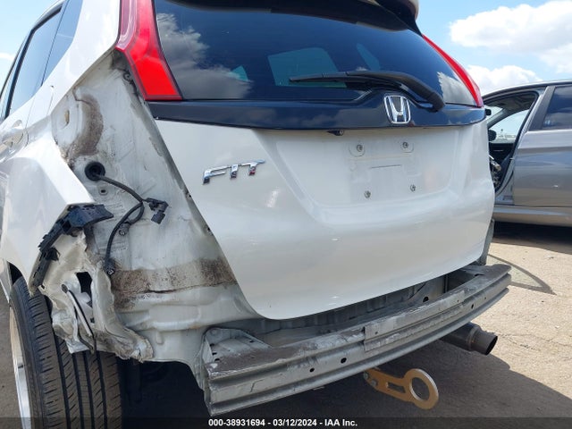 Honda FIT LX 2015 3HGGK5H50FM784533 Image 6