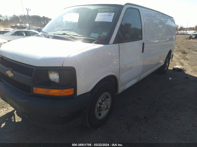 Chevrolet Express 3500 Work Van 2017 1GCZGHFF6H1202084 Image 2
