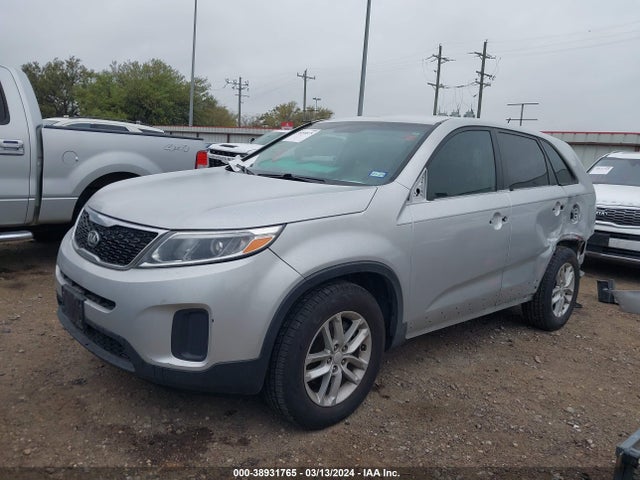 KIA SORENTO LX 2014 5XYKT3A69EG427795 Image 2