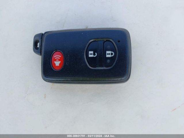 JTDKN3DU3F1980271 Toyota Prius Four