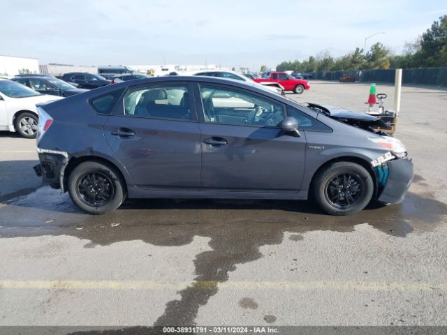 JTDKN3DU3F1980271 Toyota Prius Four
