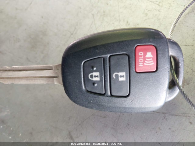 Toyota RAV4 LE 2017 JTMZFREV2HJ707444 Image 11