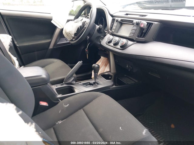 Toyota RAV4 LE 2017 JTMZFREV2HJ707444 Image 5