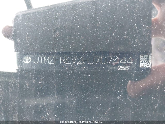 Toyota RAV4 LE 2017 JTMZFREV2HJ707444 Image 9