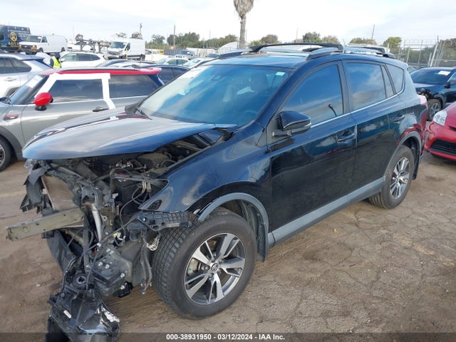 Toyota Rav4 Xle 2018 2T3WFREV9JW515318 Image 2