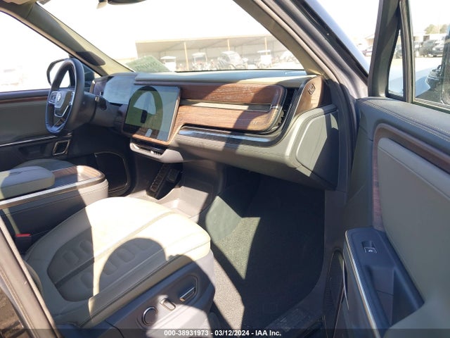 Rivian R1t Launch Edition 2022 7FCTGAAL7NN004428 Image 5