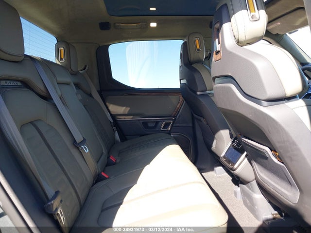 Rivian R1t Launch Edition 2022 7FCTGAAL7NN004428 Image 8