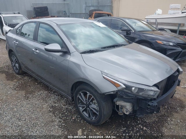 2022 3KPF24AD2NE501631 main image