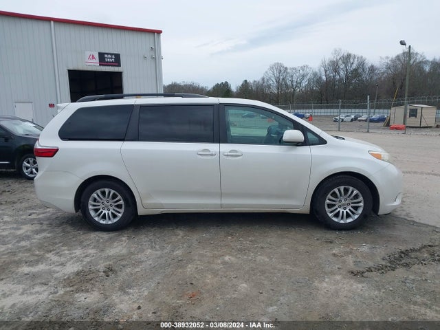 Toyota Sienna Xle 8 Passenger 2015 5TDYK3DC8FS571809 Image 13