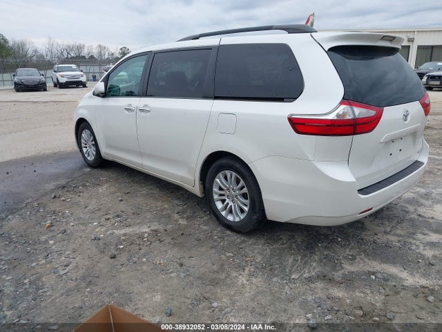 Toyota Sienna Xle 8 Passenger 2015 5TDYK3DC8FS571809 Image 3
