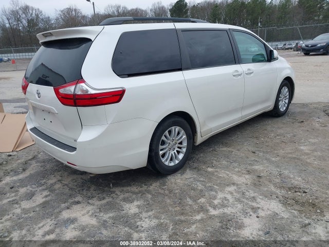 Toyota Sienna Xle 8 Passenger 2015 5TDYK3DC8FS571809 Image 4