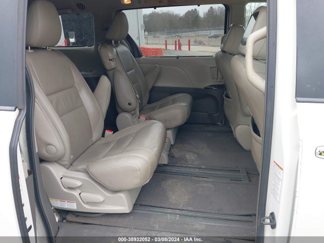 Toyota Sienna Xle 8 Passenger 2015 5TDYK3DC8FS571809 Image 8