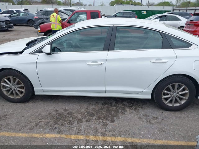 Hyundai SONATA SE 2019 5NPE24AF5KH818968 Image 14