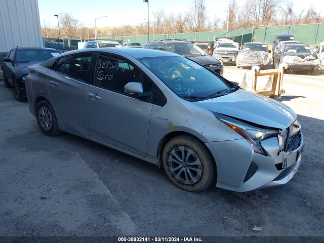 Toyota Prius Two 2016 JTDKBRFU8G3520778 main image