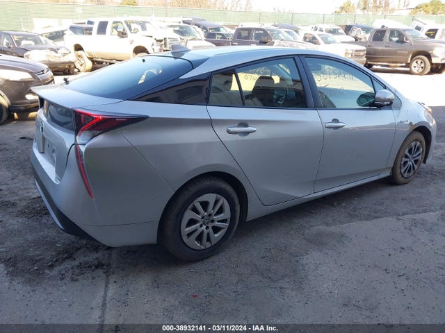 Toyota Prius Two 2016 JTDKBRFU8G3520778 Image 4