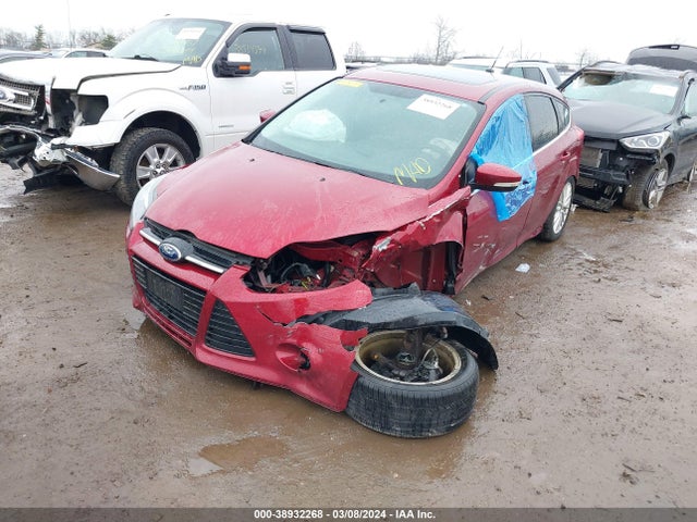 Ford Focus Titanium 2014 1FADP3N23EL354339 Image 2