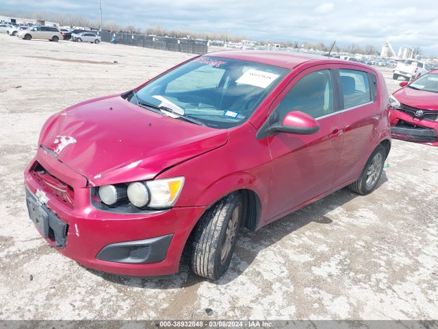 Chevrolet Sonic Lt Auto 2015 1G1JC6SH1F4156365 Image 2