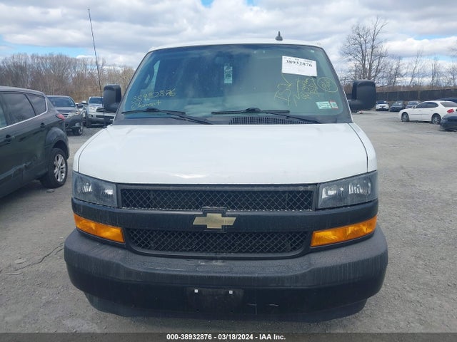 Chevrolet Express 2500 Work Van 2018 1GCWGAFG3J1236217 Image 12