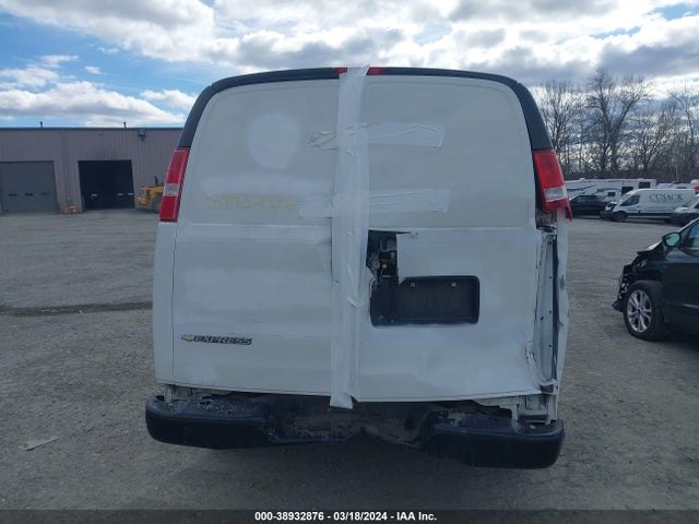 Chevrolet Express 2500 Work Van 2018 1GCWGAFG3J1236217 Image 16
