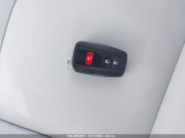 Toyota PRIUS XLE 2019 JTDKARFU2K3088989 Image 11