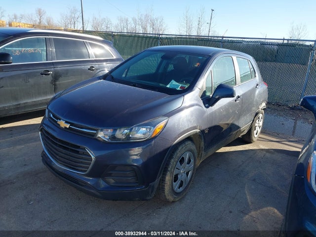 Chevrolet TRAX LS 2019 3GNCJKSB3KL130968 Image 2