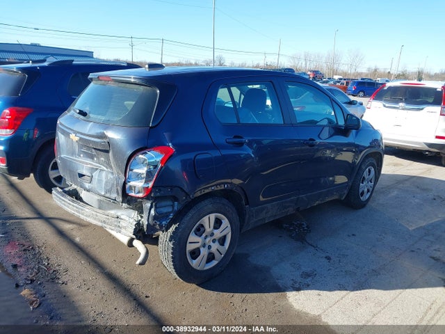 Chevrolet TRAX LS 2019 3GNCJKSB3KL130968 Image 4