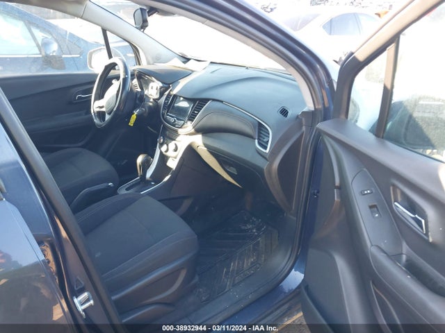 Chevrolet TRAX LS 2019 3GNCJKSB3KL130968 Image 5