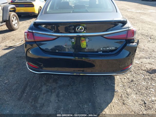 58ADA1C11RU044740 Lexus ES 300H