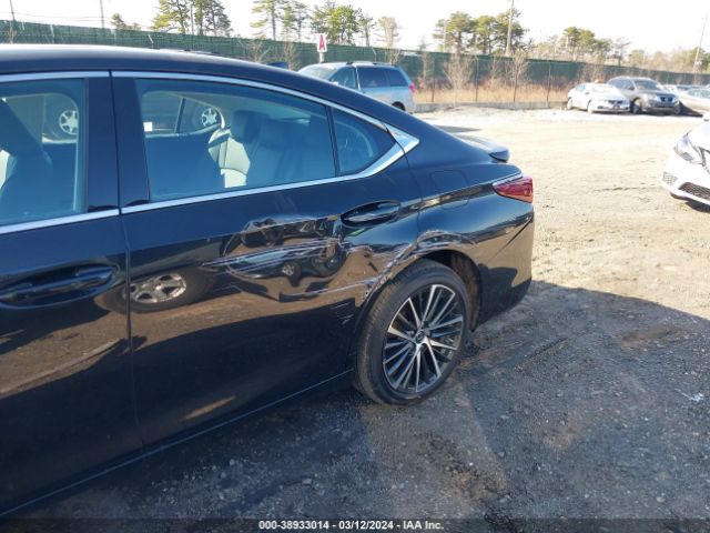 58ADA1C11RU044740 Lexus ES 300H